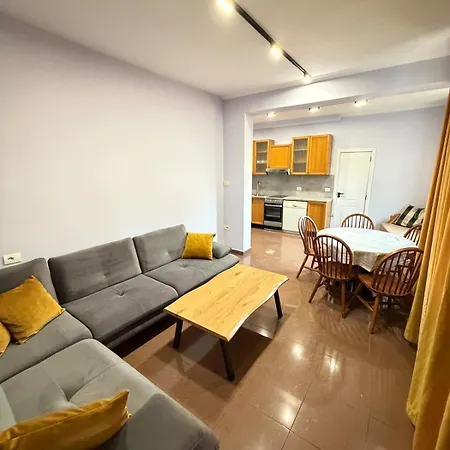 Apartamento The Sunset New Bazaar View Balcony Parking Available *
