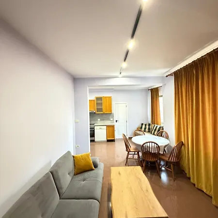 Apartamento The Sunset New Bazaar View Balcony Parking Available *