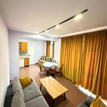 The Sunset New Bazaar View Balcony Parking Available Apartamento Tirana